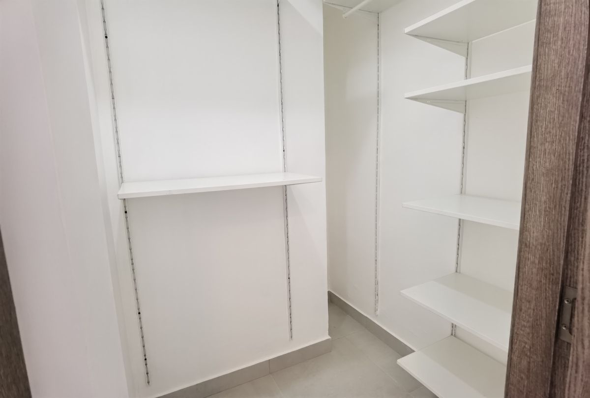 13 de 14: Walk in closet