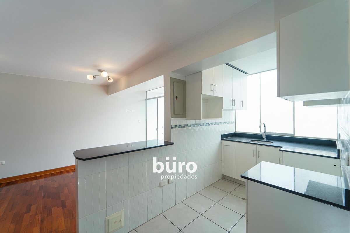 3 of 12: Cocina