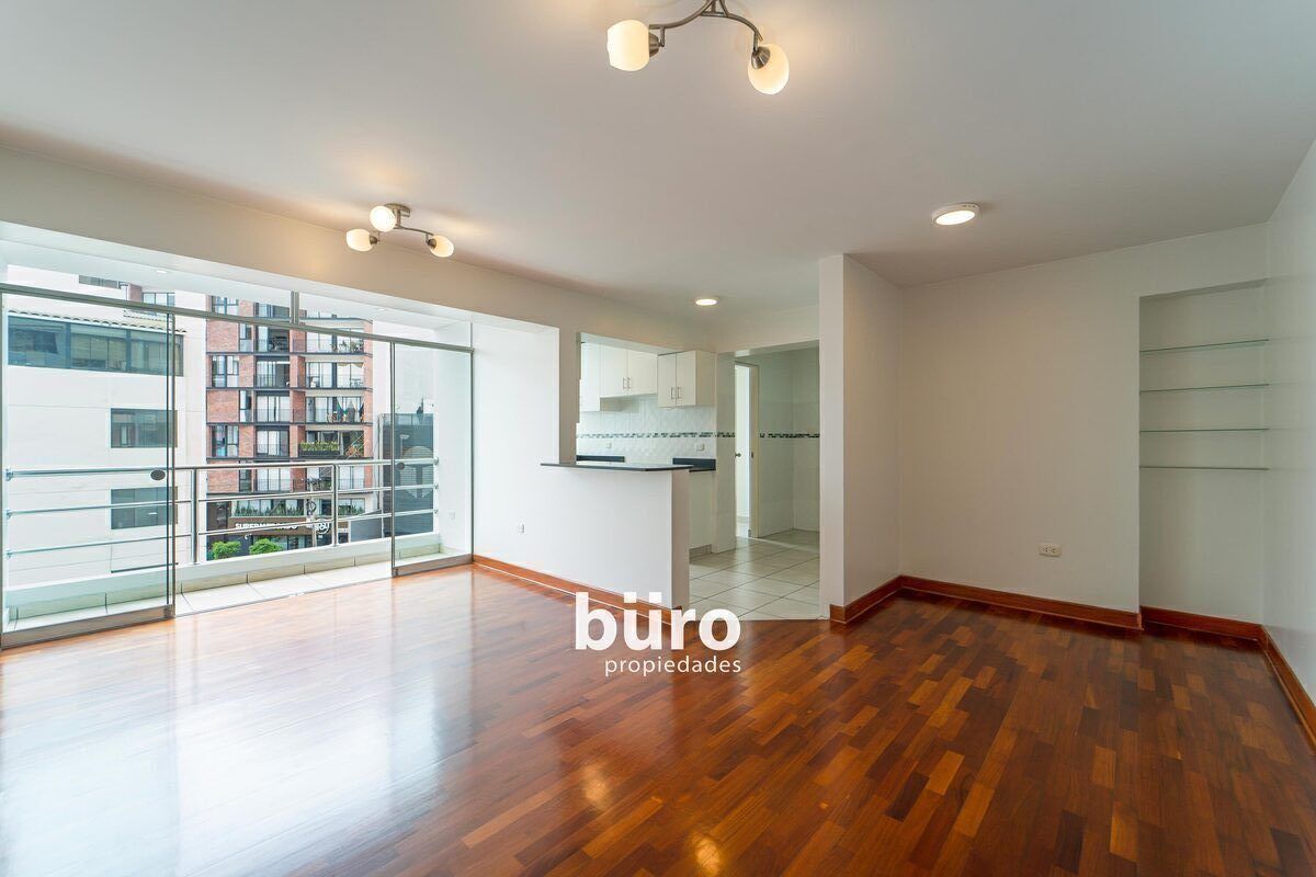 1 de 12: Sala y Comedor con Terraza y Cocina abierta estilo americana