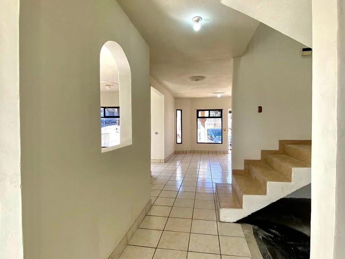 4 of 17: Escaleras