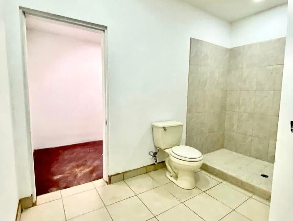 15 of 17: Baño completo