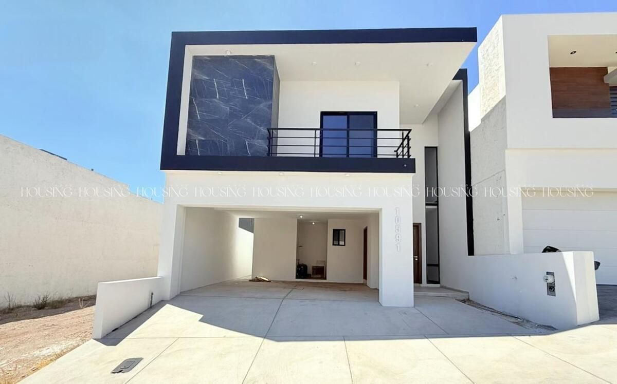 1 of 19: Fachada