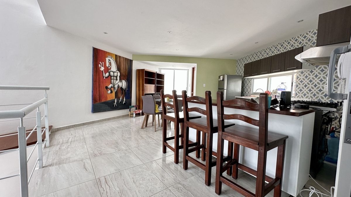 4 of 25: Desayunar con comedor al fondo