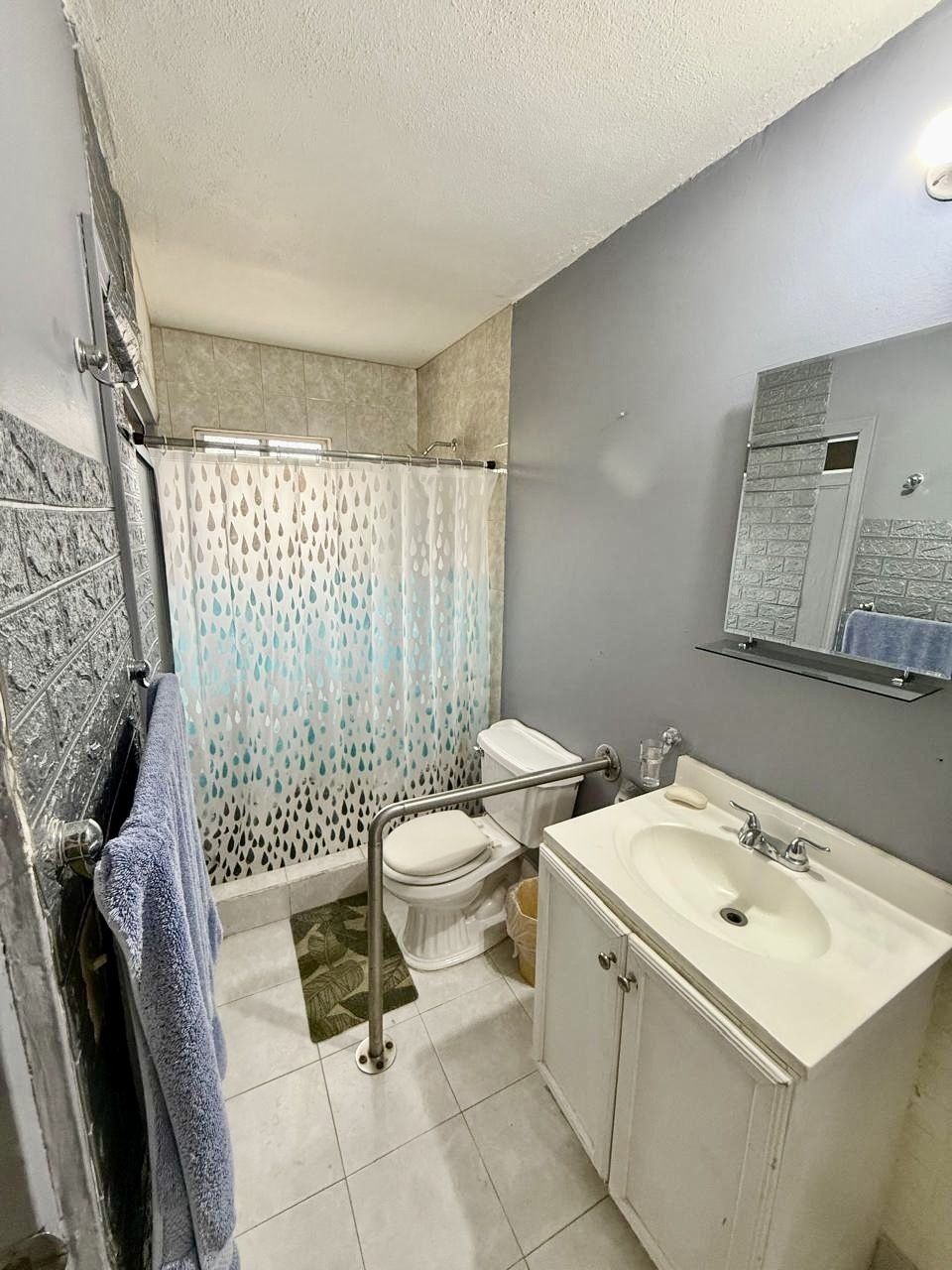 7 of 10: Baño completo