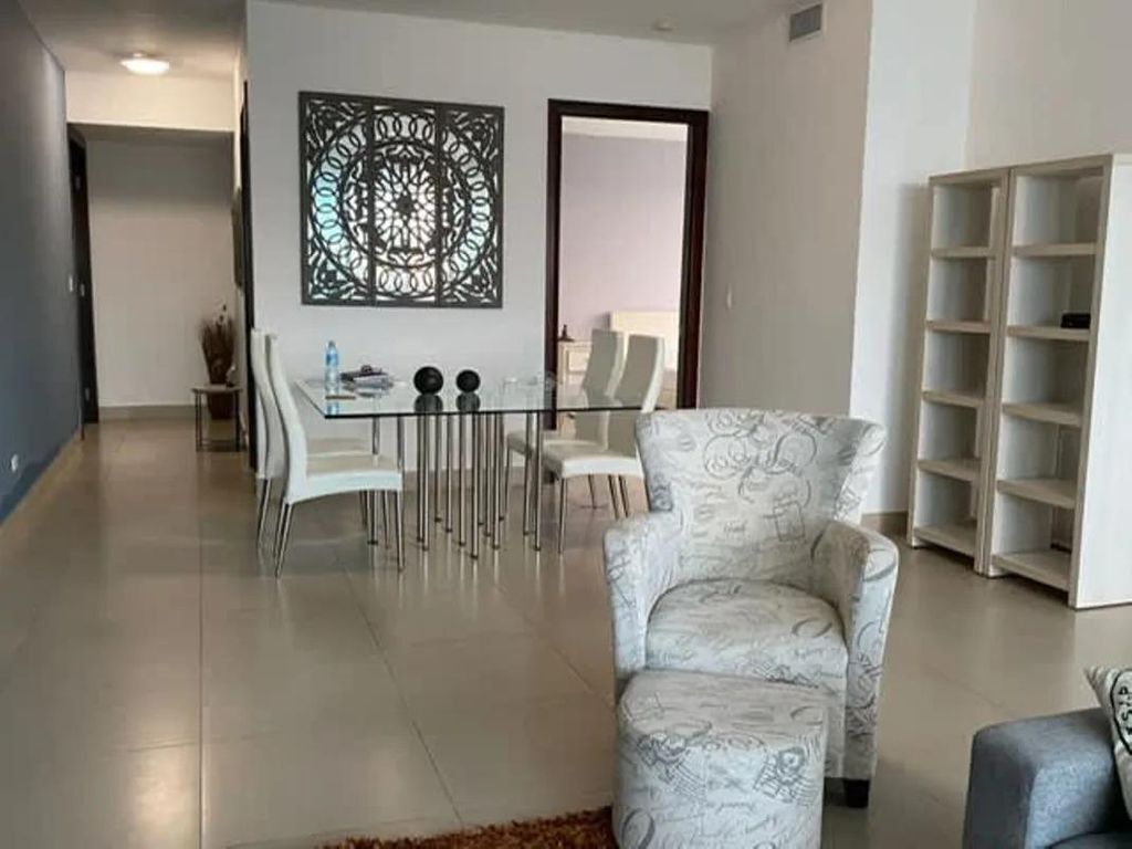 3 de 9: Sala y Comedor