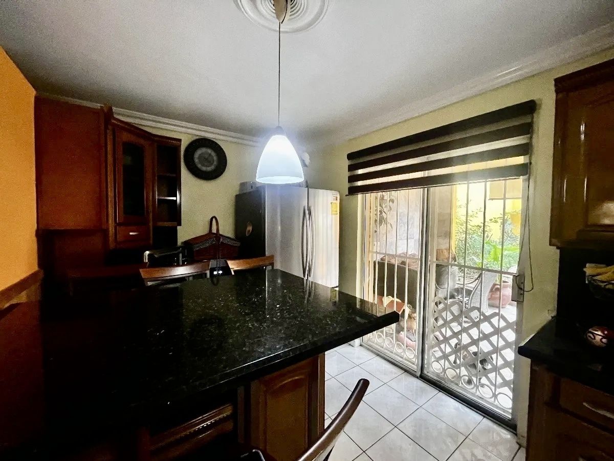 4 of 17: Cocina
