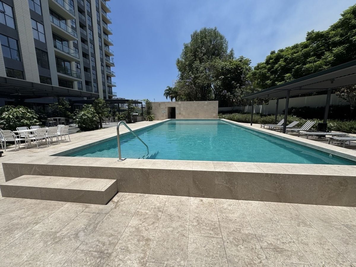 2 de 50: Penthouse en venta Alberca