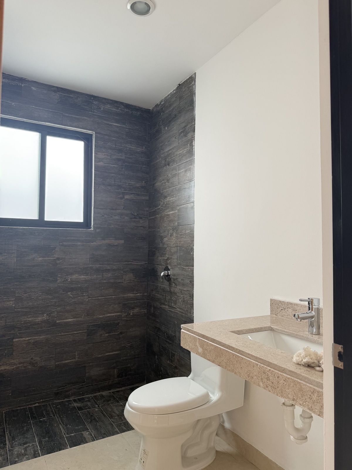 11 de 26: Baño Habitación PB