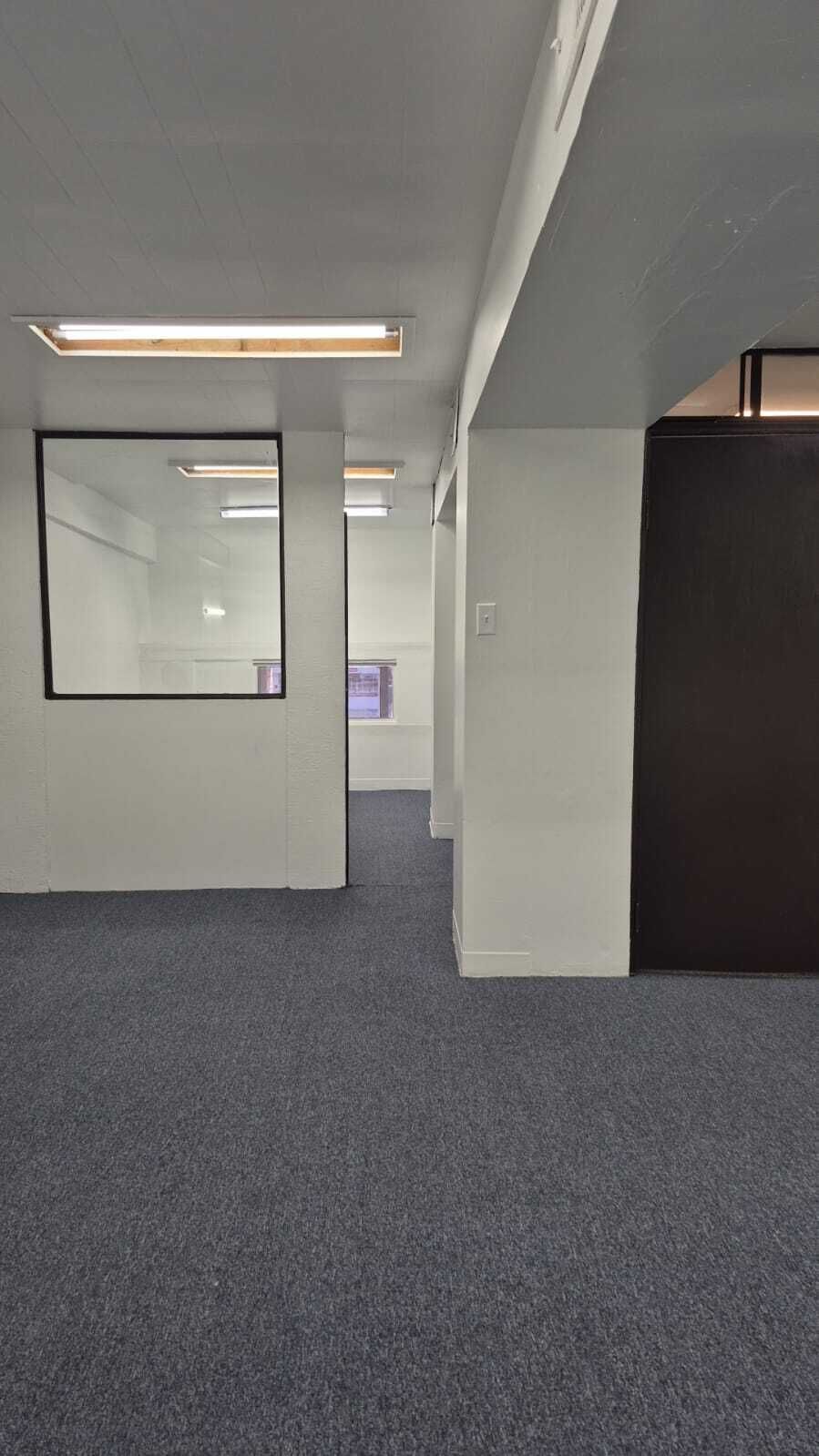 10 of 13: Oficina piso 2