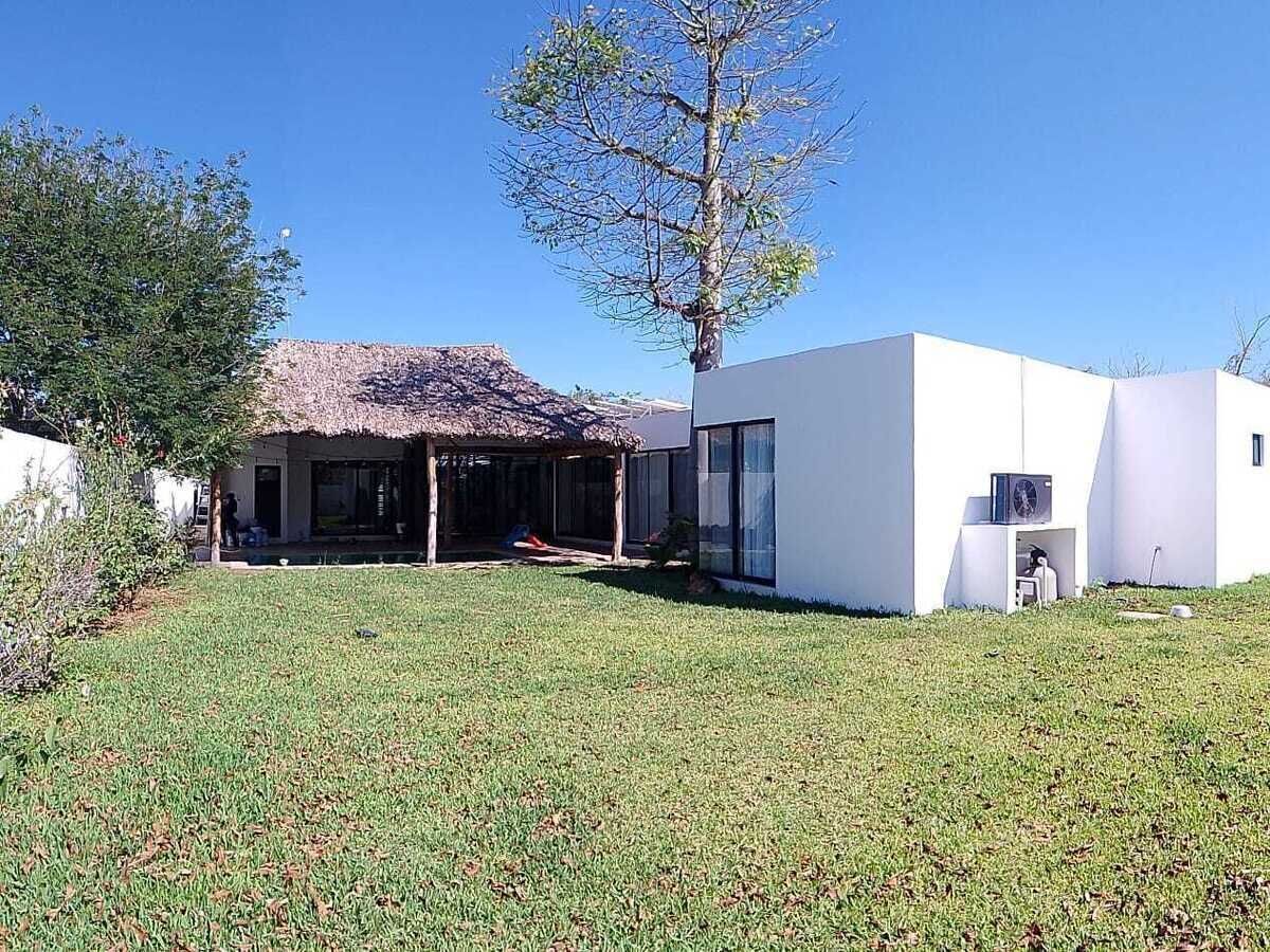Casa en venta en Privada Jardines de Rejoyada con Paneles Solares, Komchen - foto 2