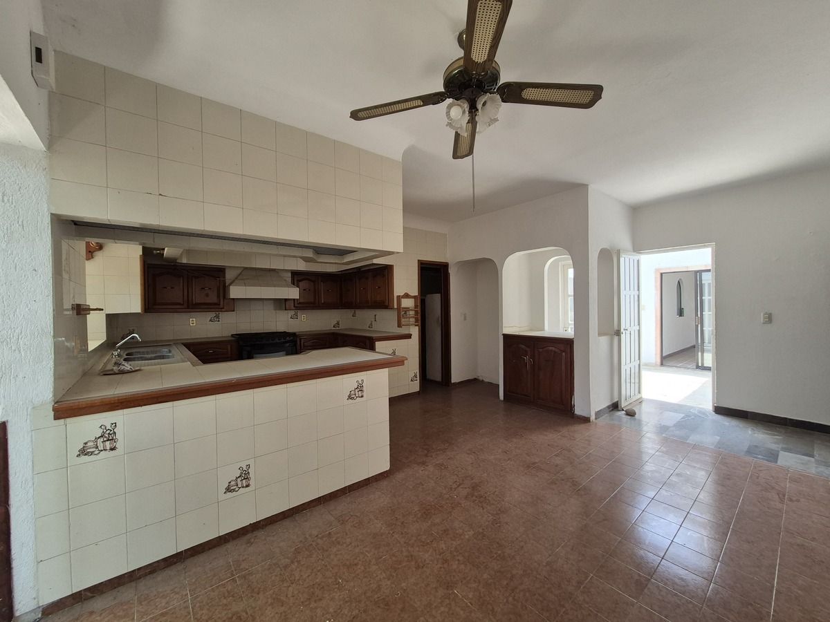 30 de 46: cocina y antecomedor