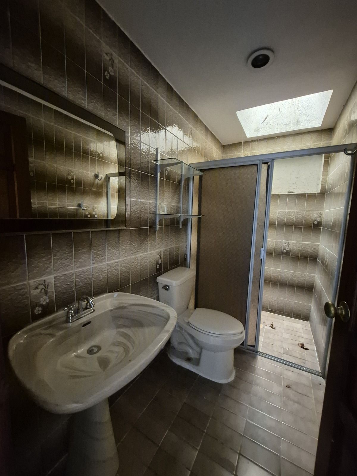 34 de 46: Baño completo