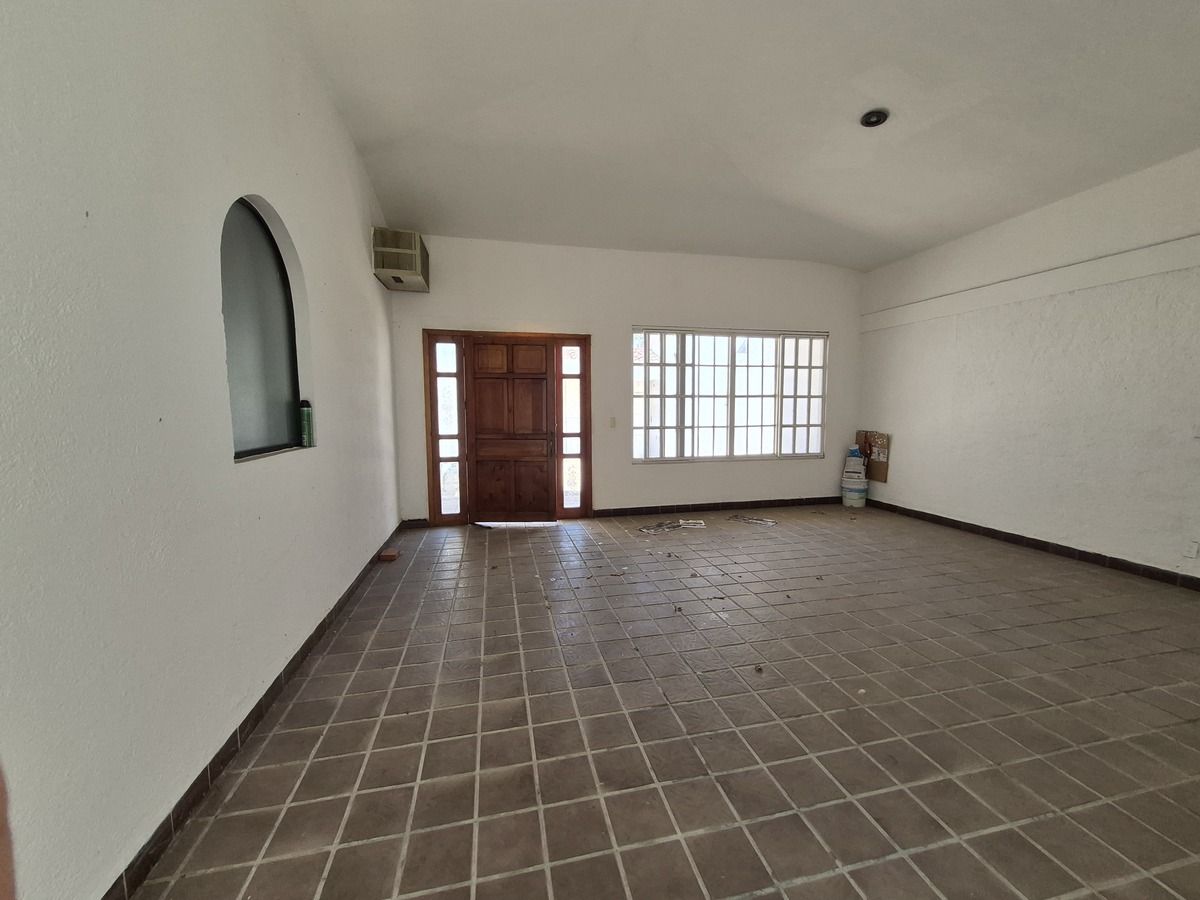 25 de 46: Sala