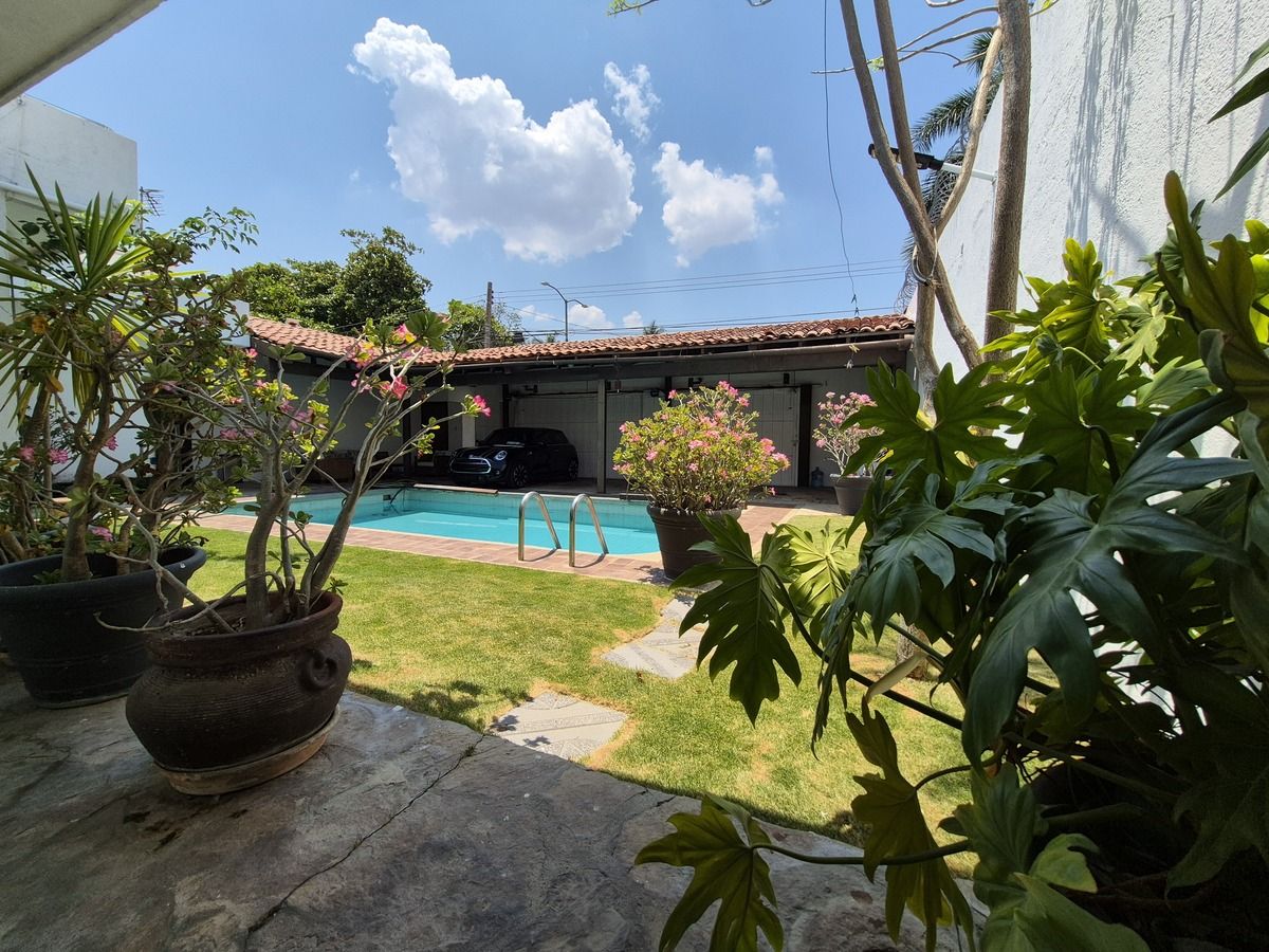 3 de 46: Amplio Jardin