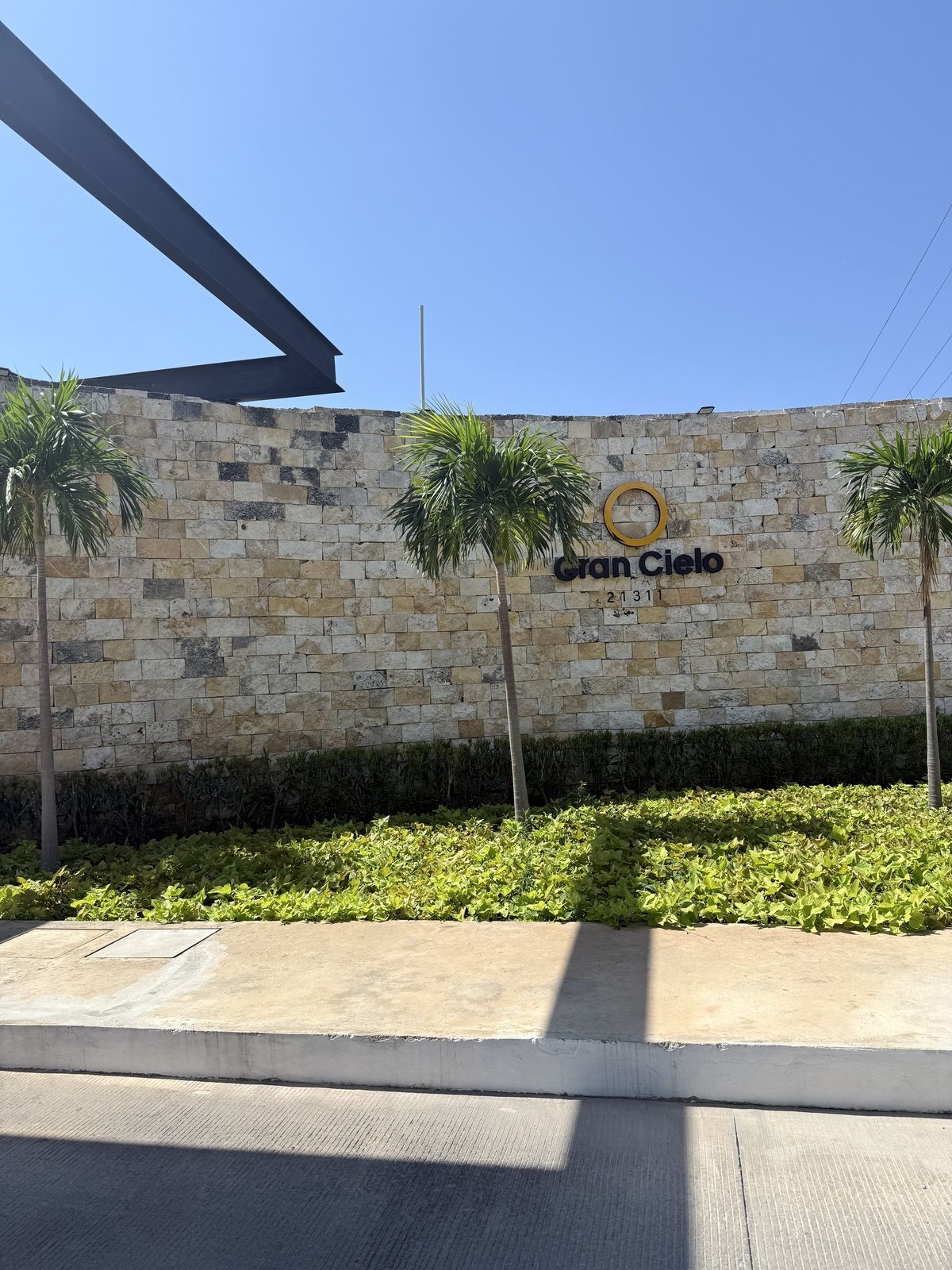 2 de 31: Entrada a la privada
