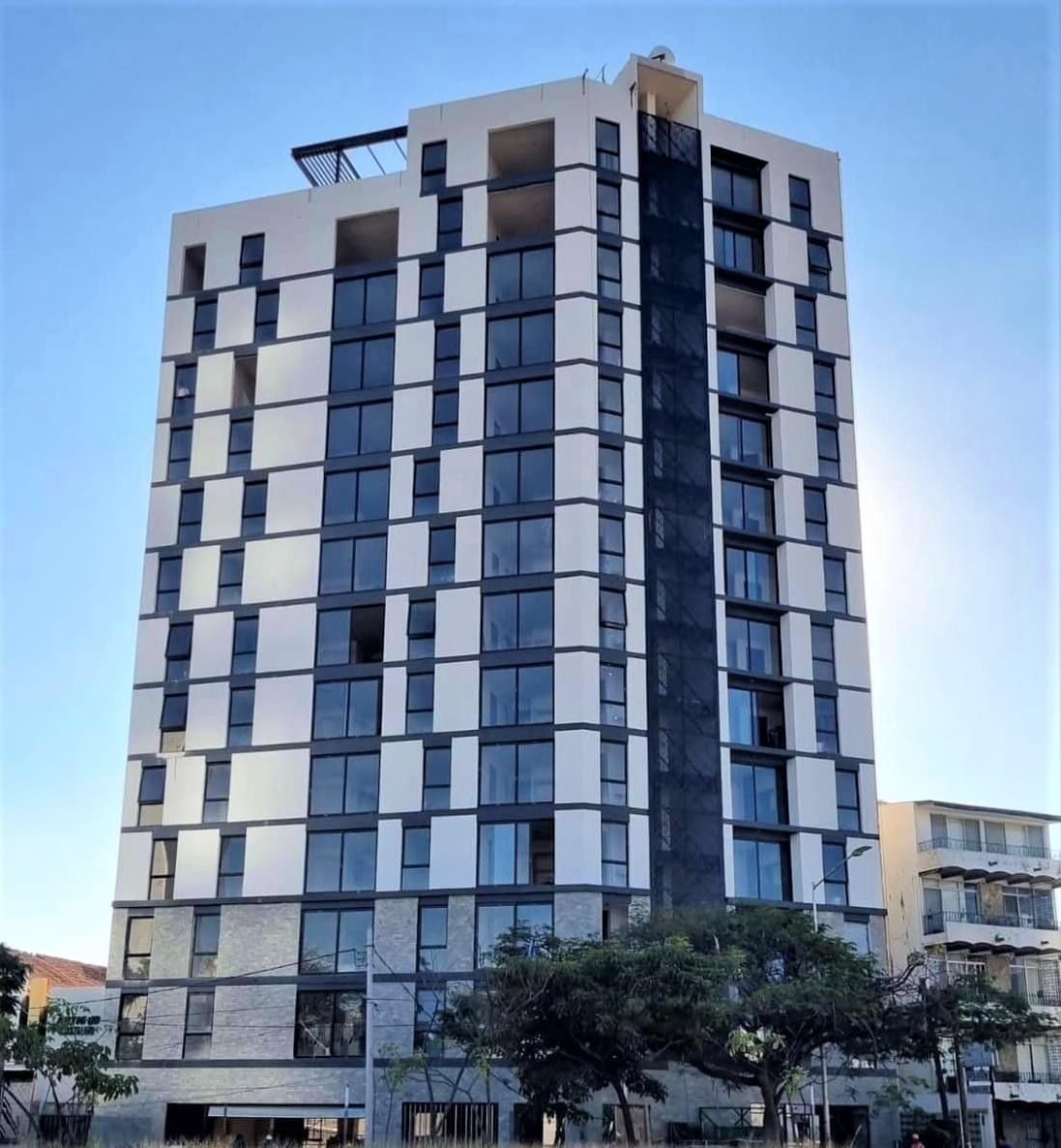 1 de 18: Fachada edificio