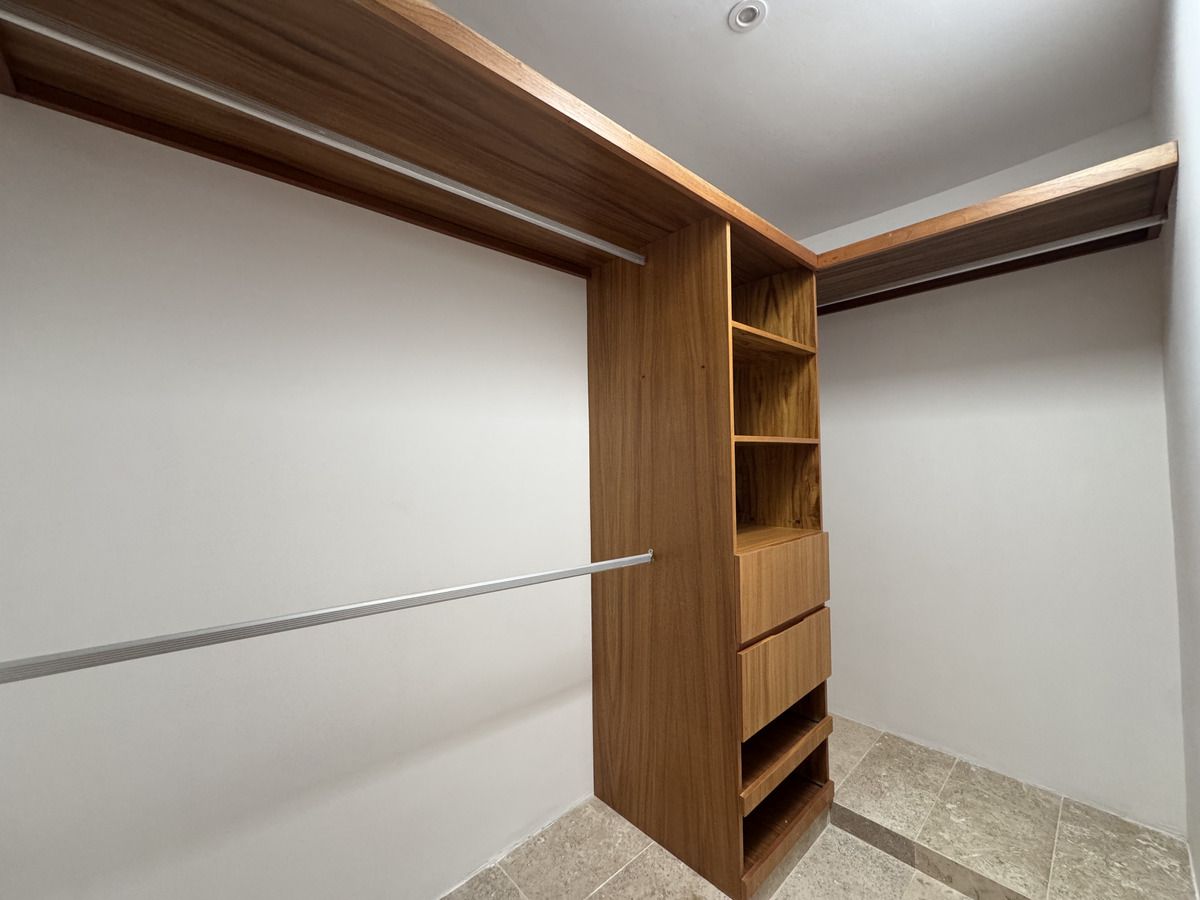 23 de 32: Closet, Segunda Hbaitación