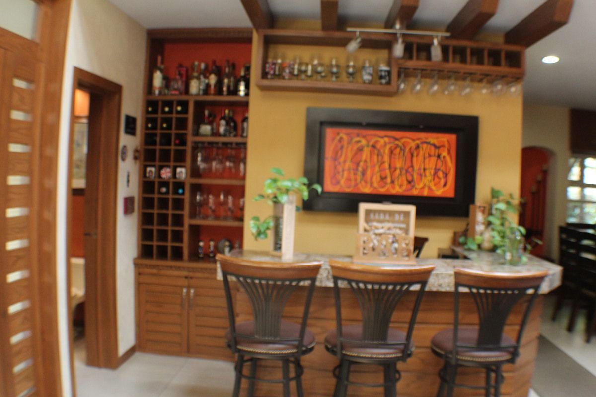 6 de 47: Bar