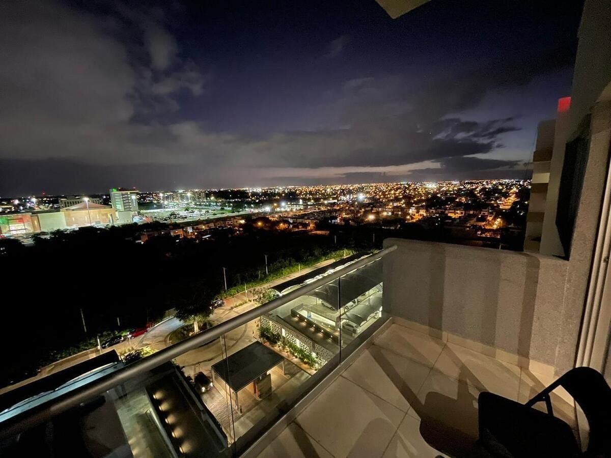 1 de 44: Vista nocturna a la ciudad