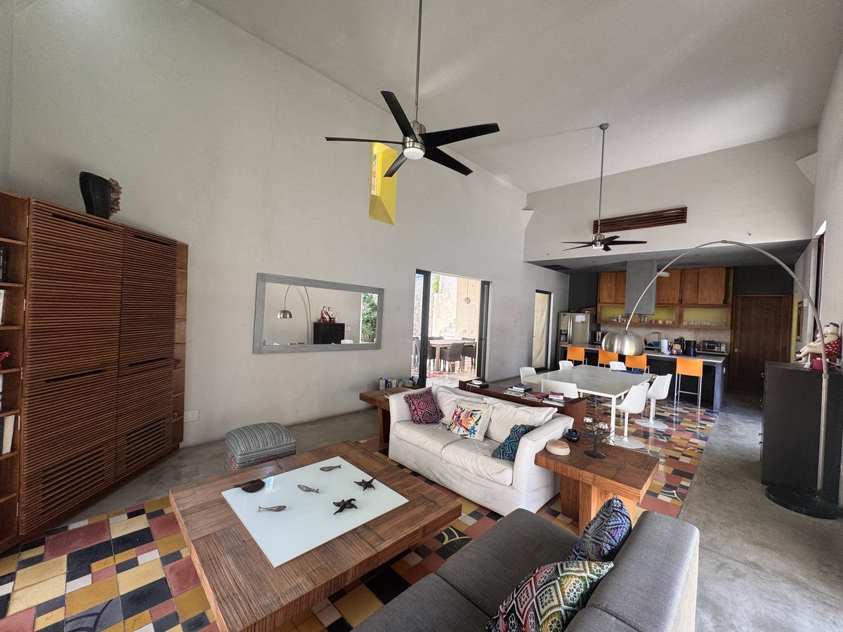 21 of 32: Sala Casa 2