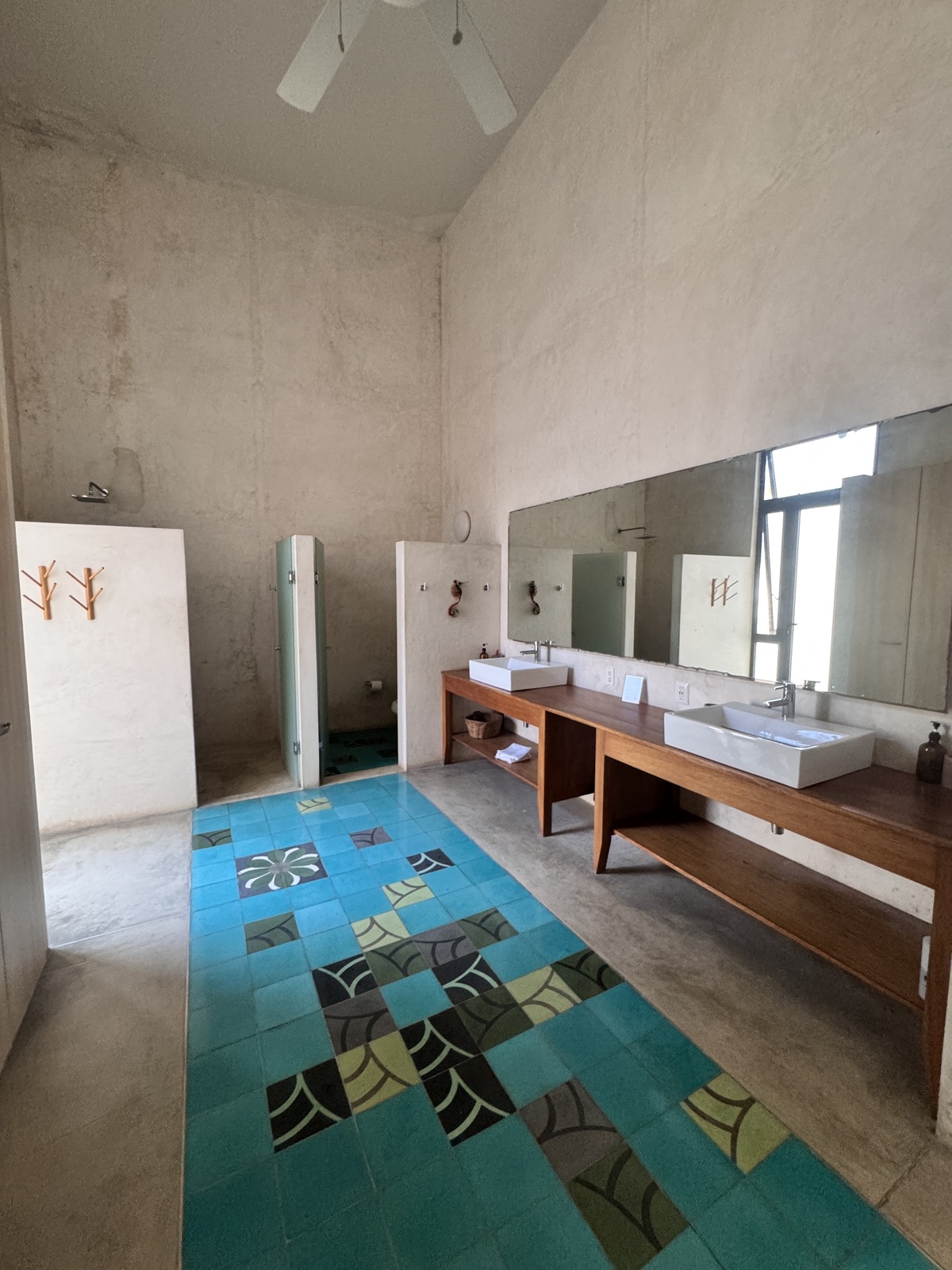 27 of 32: Baño Principal Casa 2