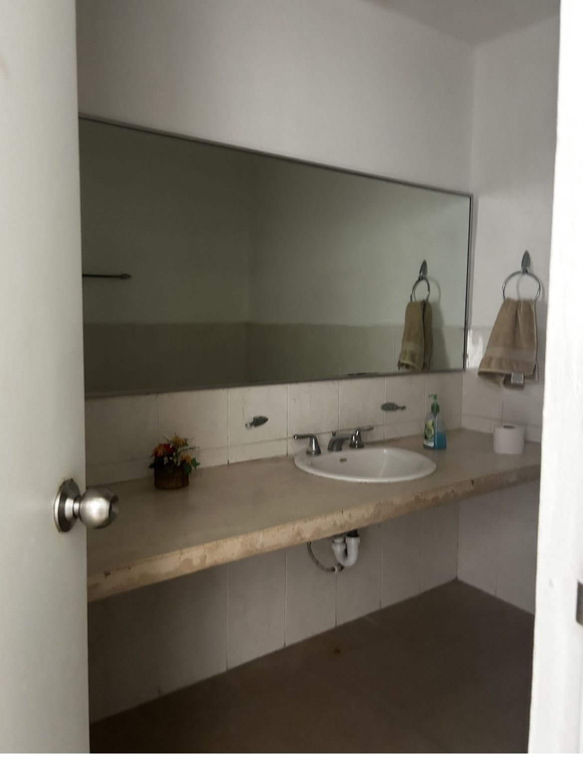 5 of 11: Baños para mujeres y hombres