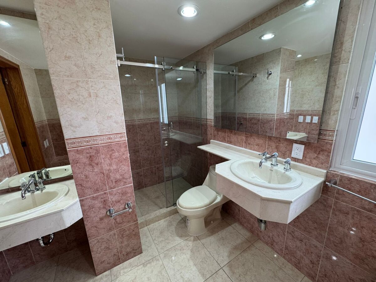 34 de 44: baño principal
