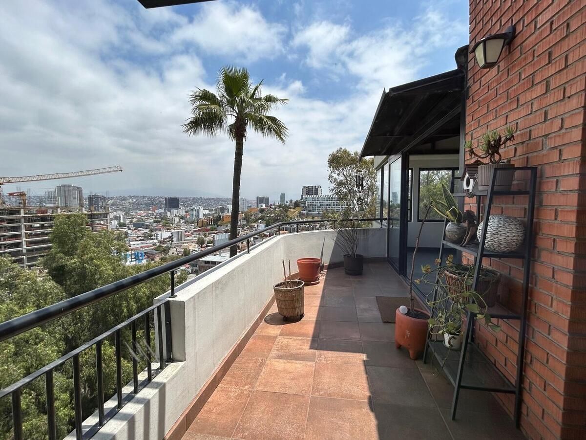 1 of 21: Vista pacifica a la ciudad