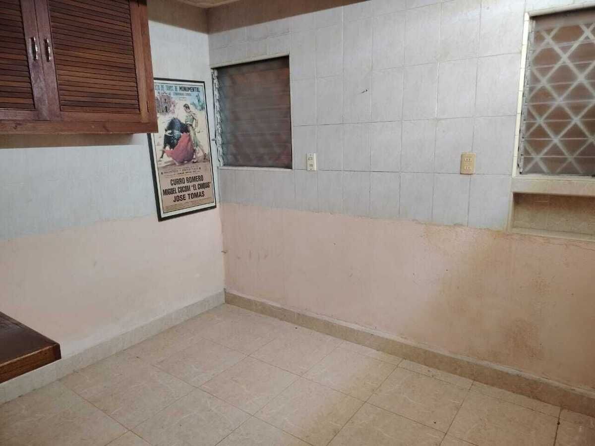 5 de 16: Estudio o cuarto de visitas