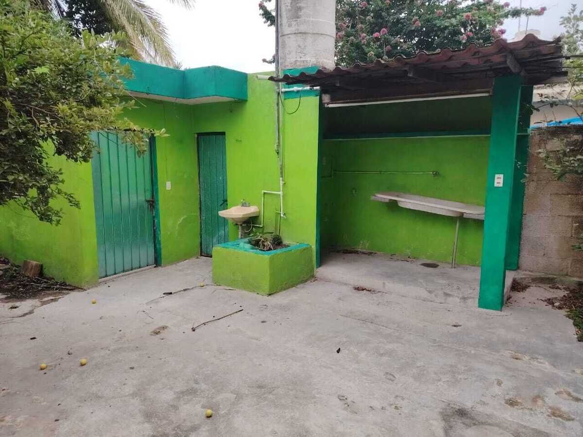 Lavadero Techado, cuarto de servicio con baño completo