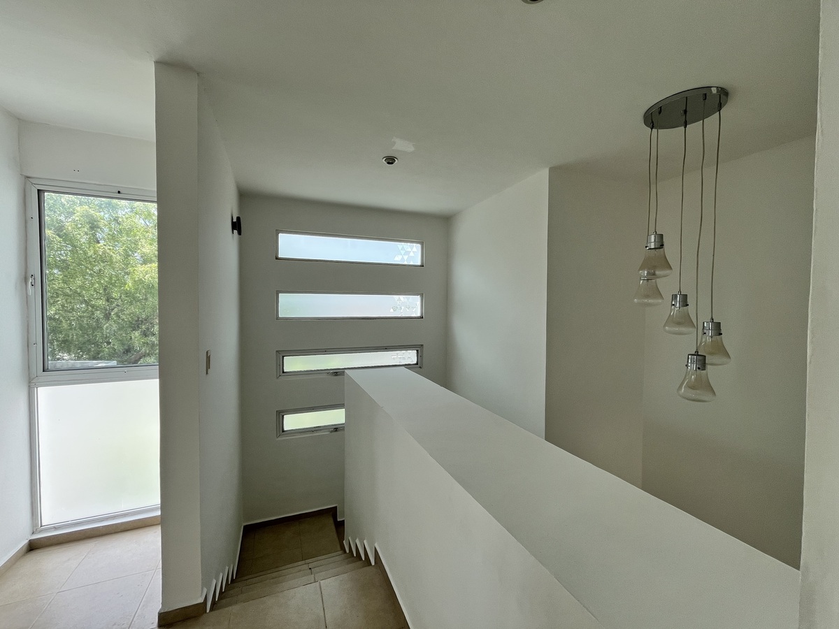 31 de 36: Vista hacia el frente de la casa