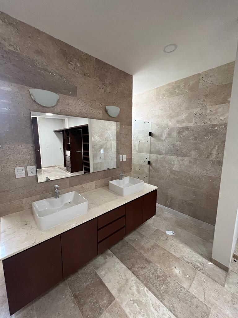 11 de 19: Baño, Habitación Principal