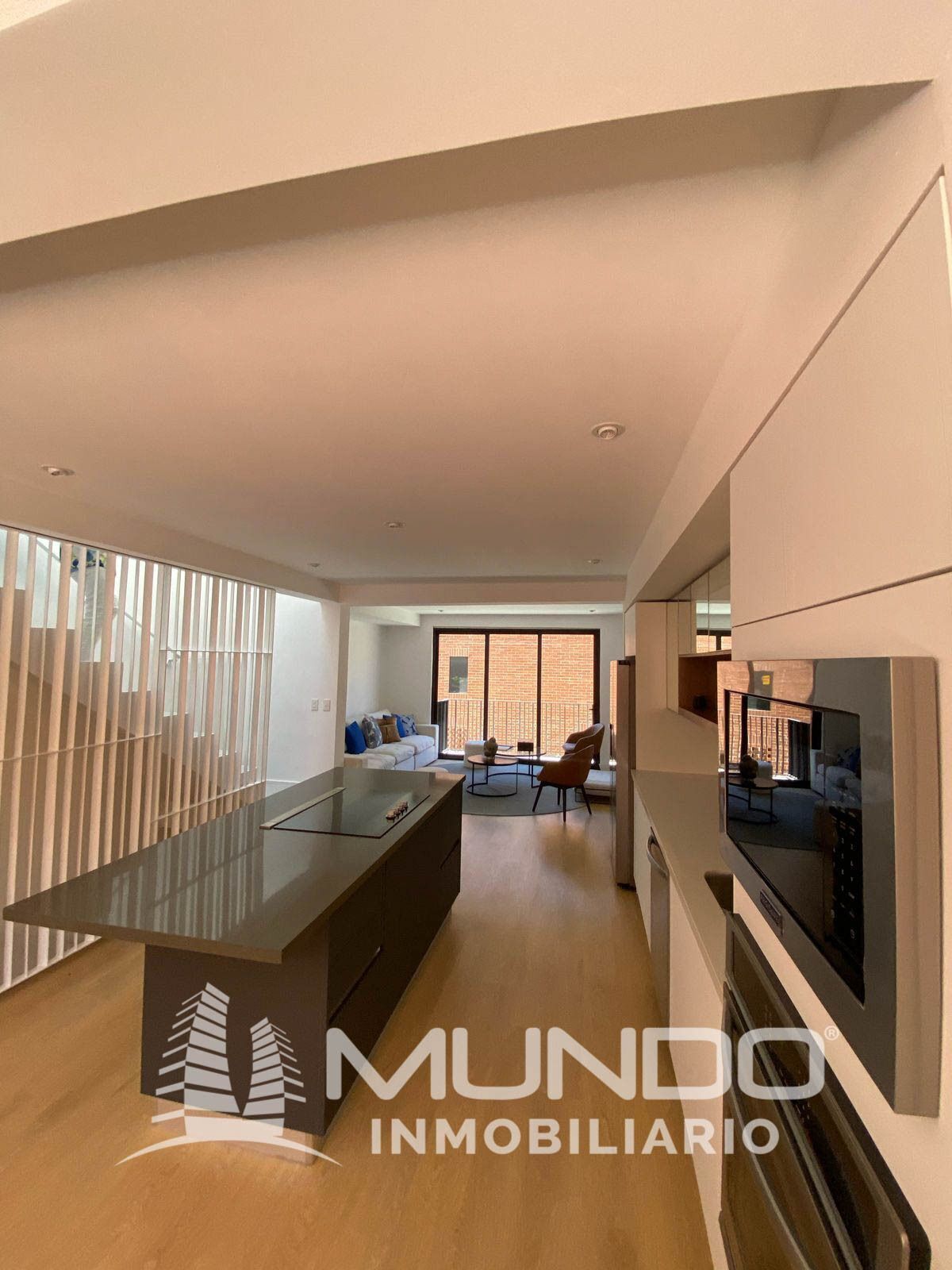 1 de 16: Amplia y moderna cocina y comedor