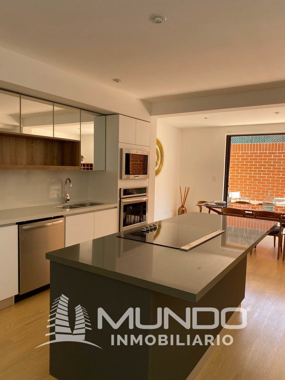 2 de 16: Cocina equipada con detalles modernos