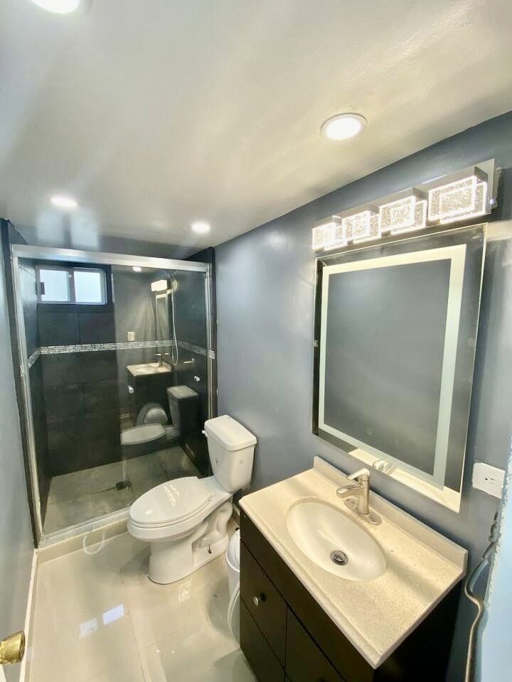 4 de 8: Baño completo