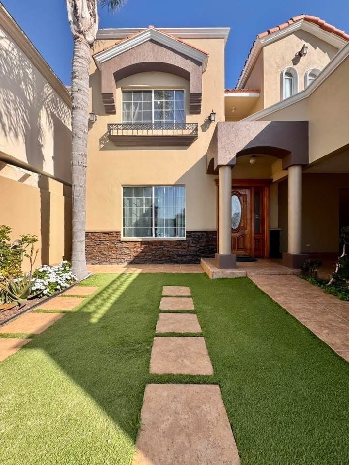 2 of 30: Vista exterior