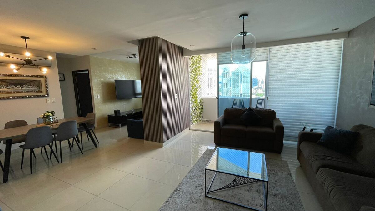 3 of 24: Sala Comedor