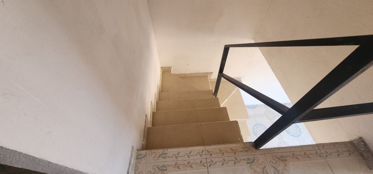 7 of 21: Cubo de escaleras