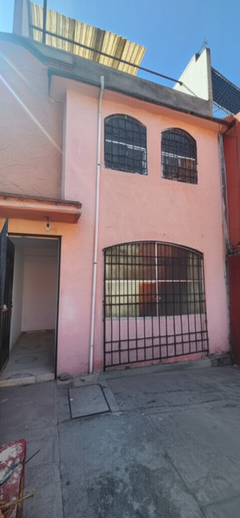 13 of 21: Fachada