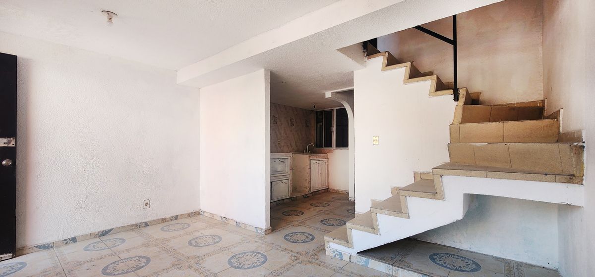 2 of 21: Sala