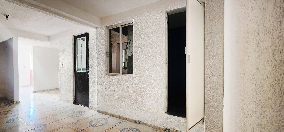 5 of 21: Baño de planta Baja