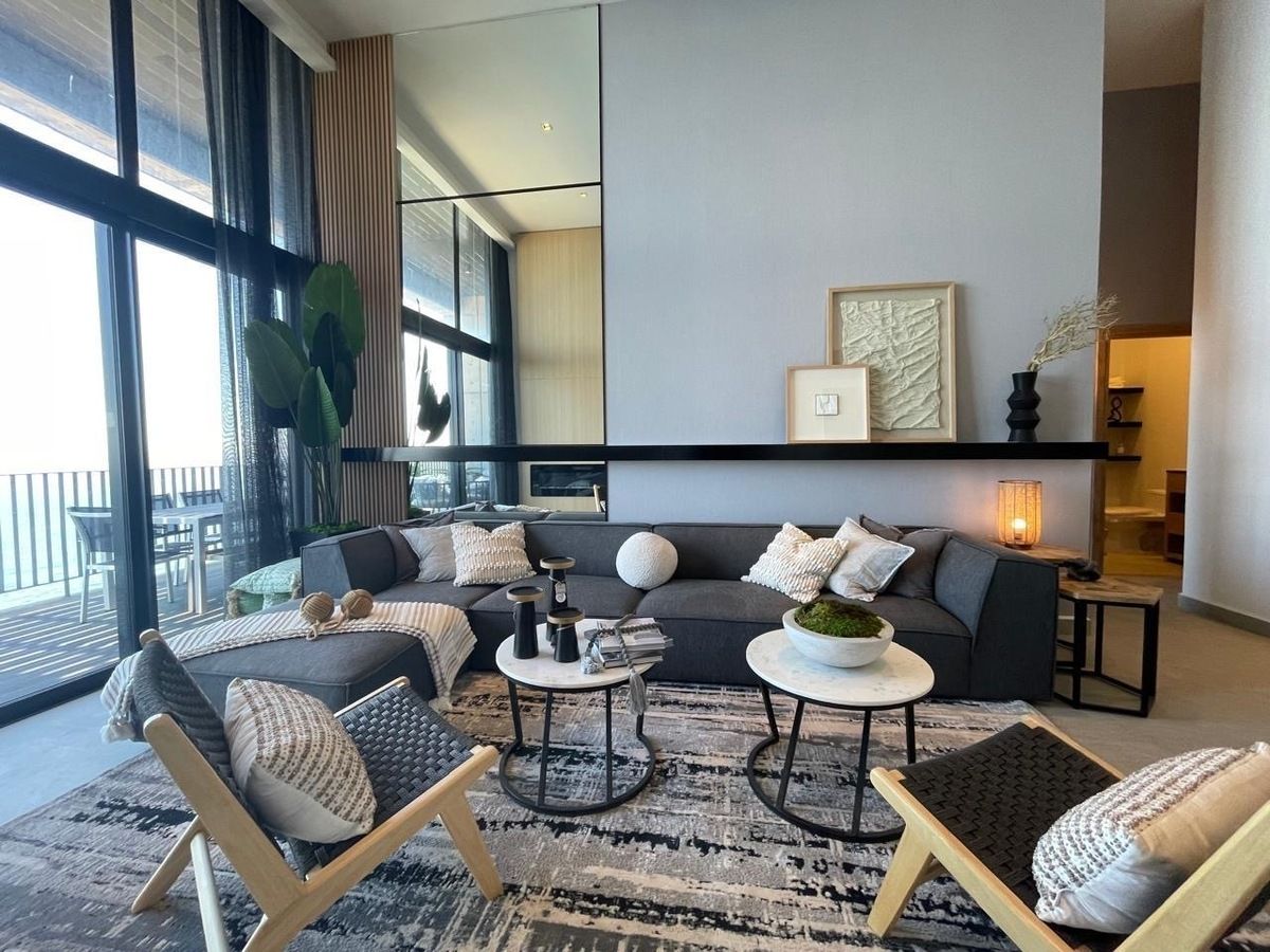 1 of 29: Sala