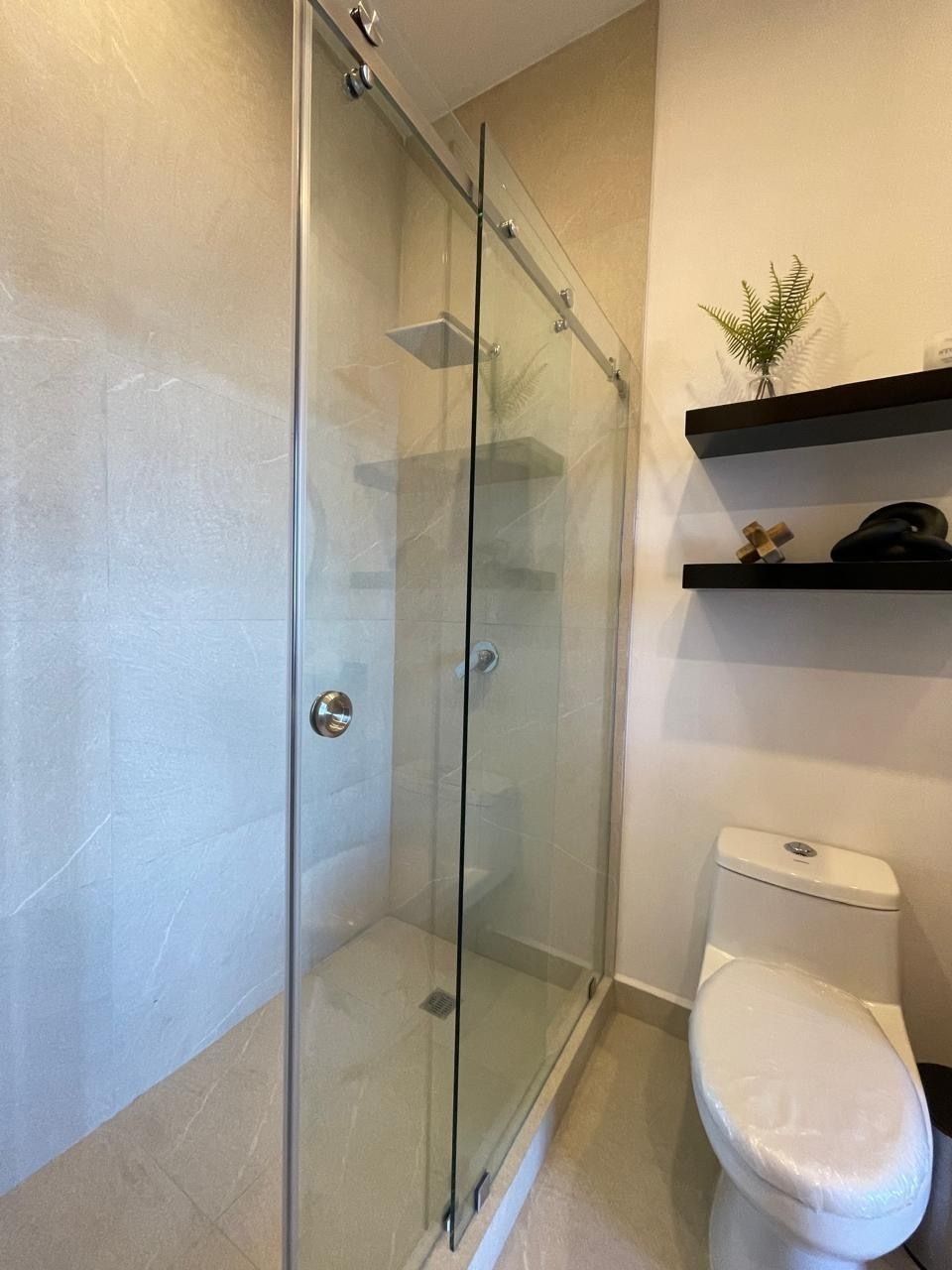14 of 29: Baño completo