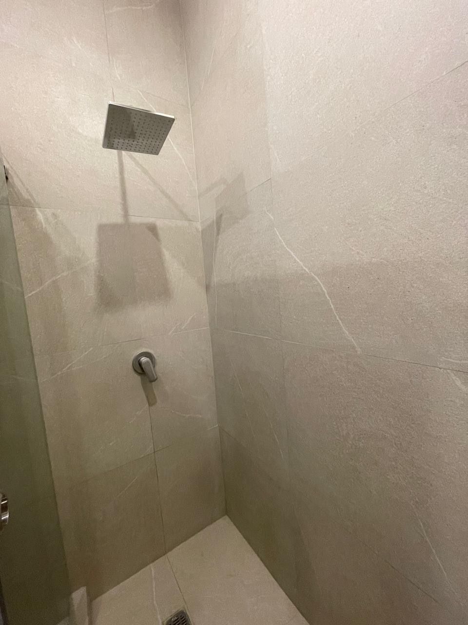 23 of 29: Baño completo