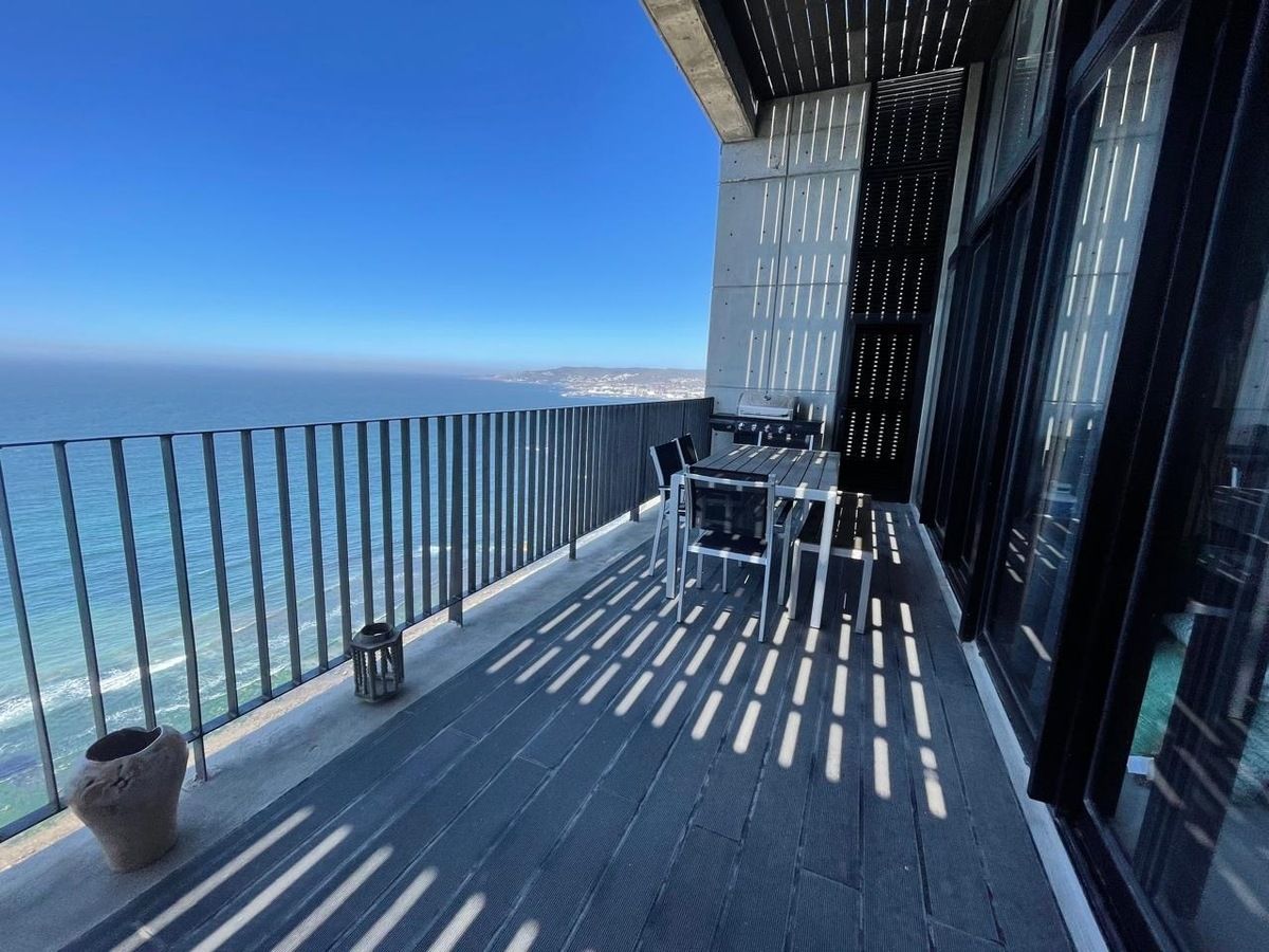 25 of 29: Terraza