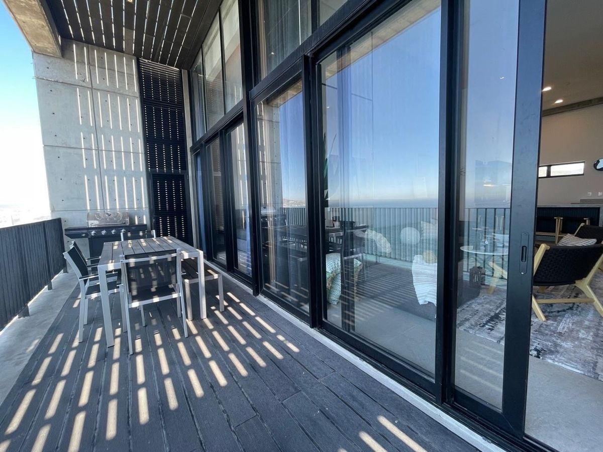 26 of 29: Terraza