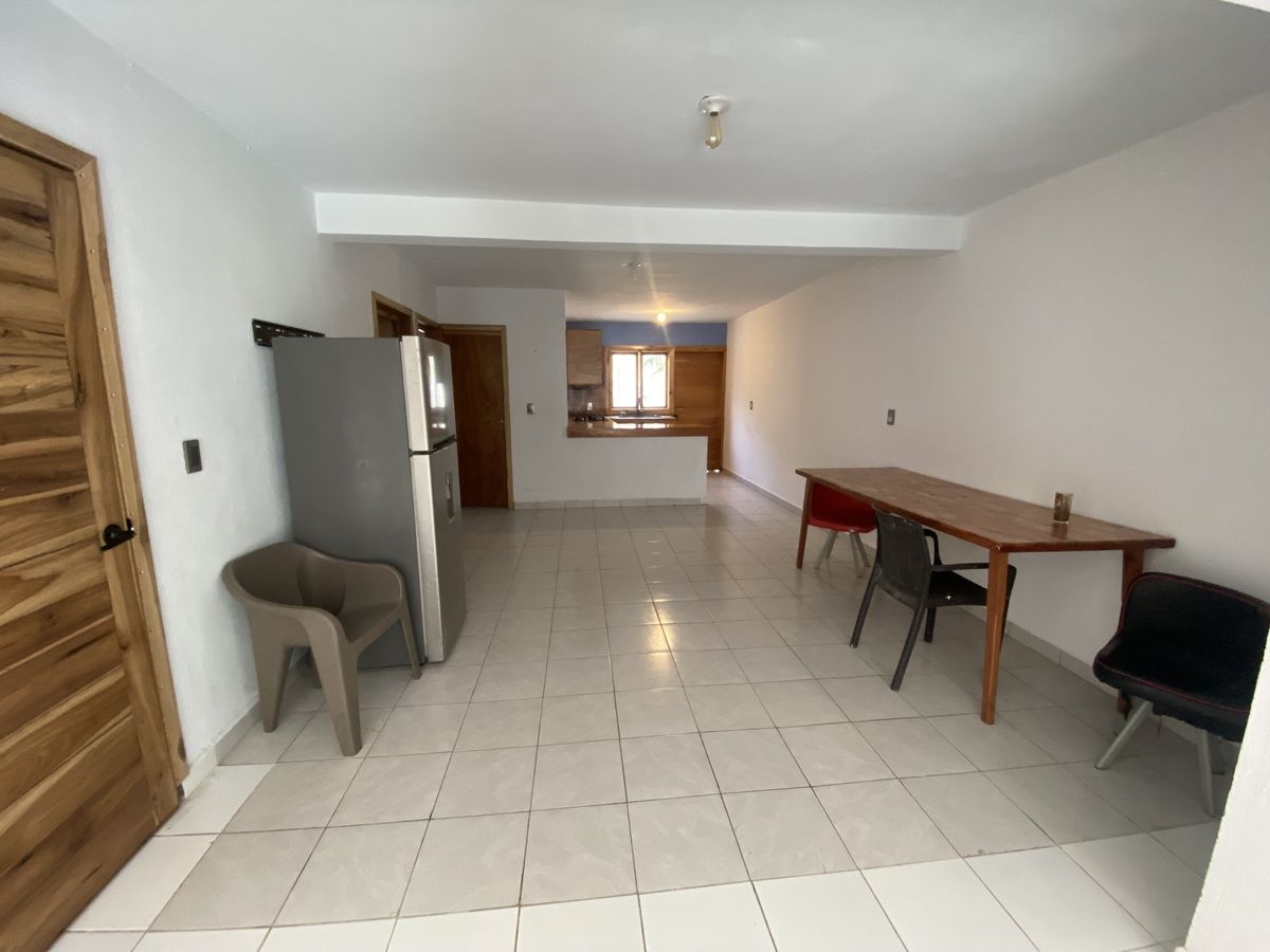 2 of 13: sala amplia