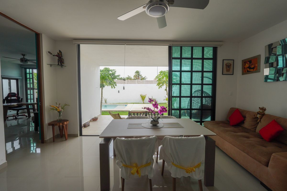4 of 39: Sala, Comedor