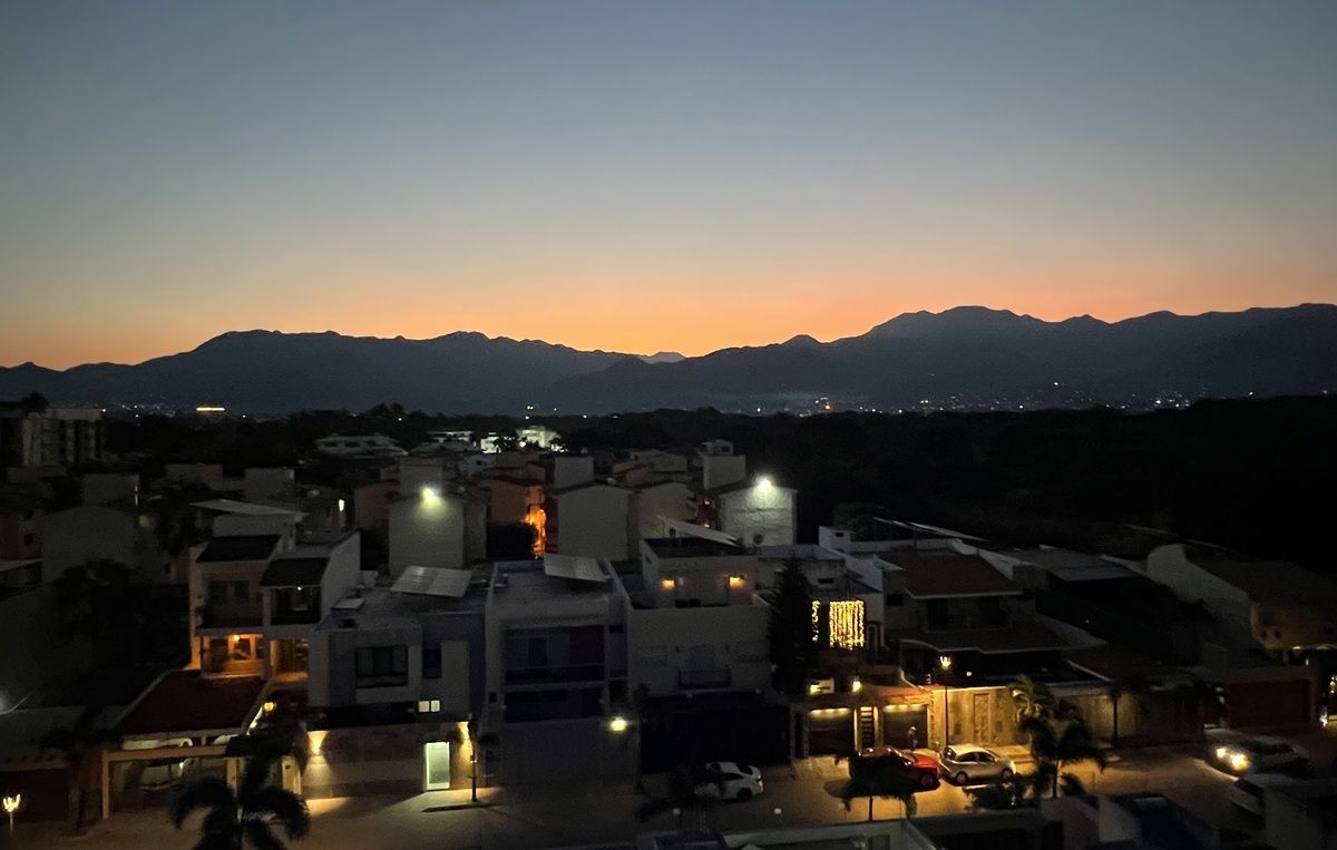 5 de 22: Balcony Morning Sunrise