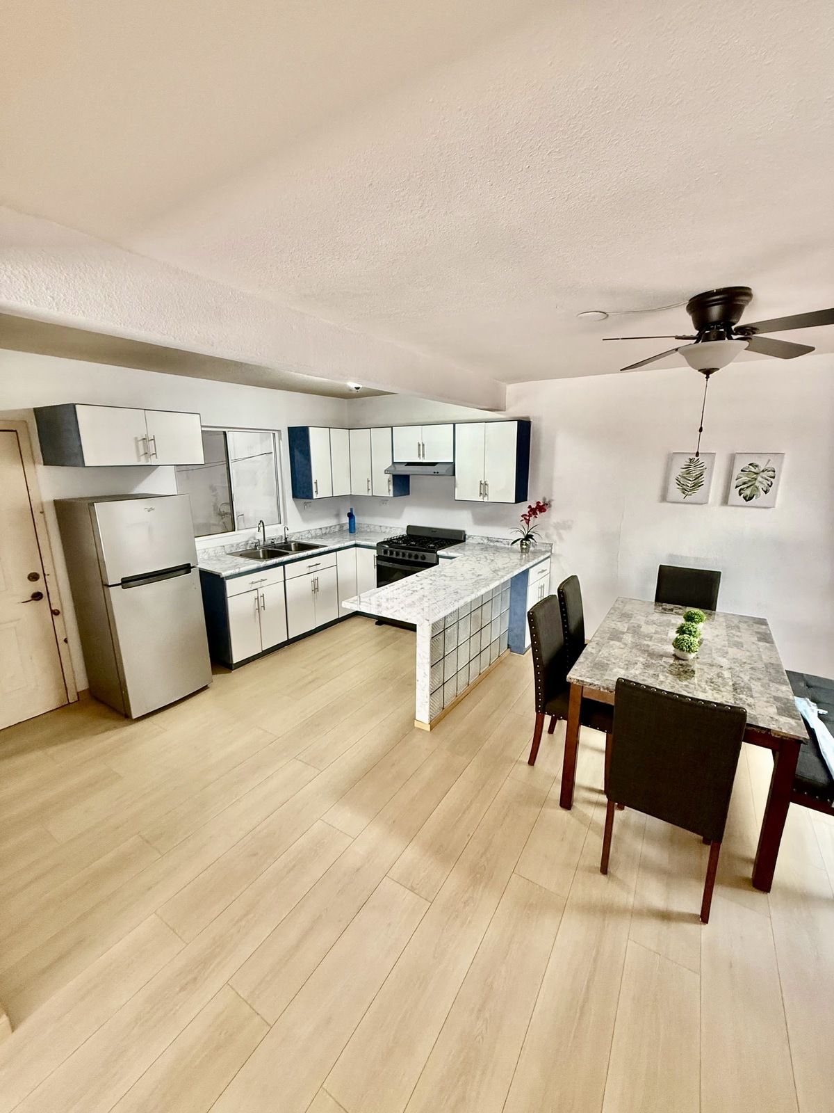 3 of 20: Comedor y Cocina integral equipada